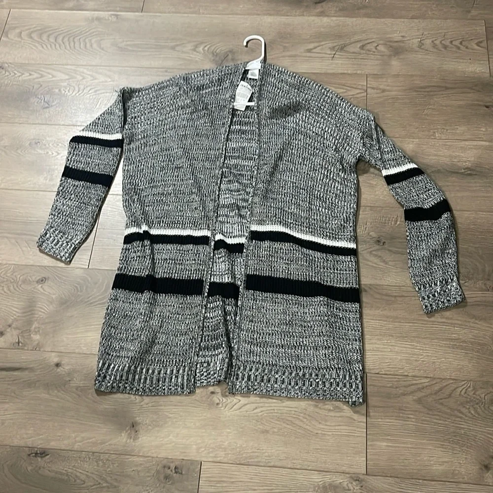 Zumiez Women's grey white black sleeved cardigan , Size L - Picture 1 of 6